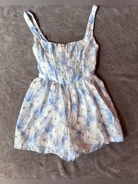 Lulu's Blue and White Floral Romper with Boned front. size Small